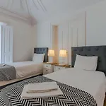 Daire Bairro Alto Palace Special For Groups Up To 24 Guests *