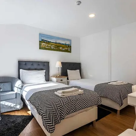 Bairro Alto Palace Special For Groups Up To 24 Guests شقة *