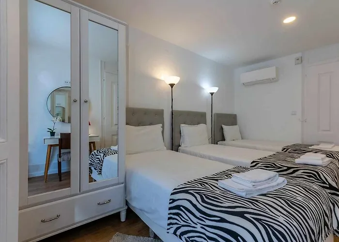 Bairro Alto Palace Special For Groups Up To 24 Guests شقة Lisboa