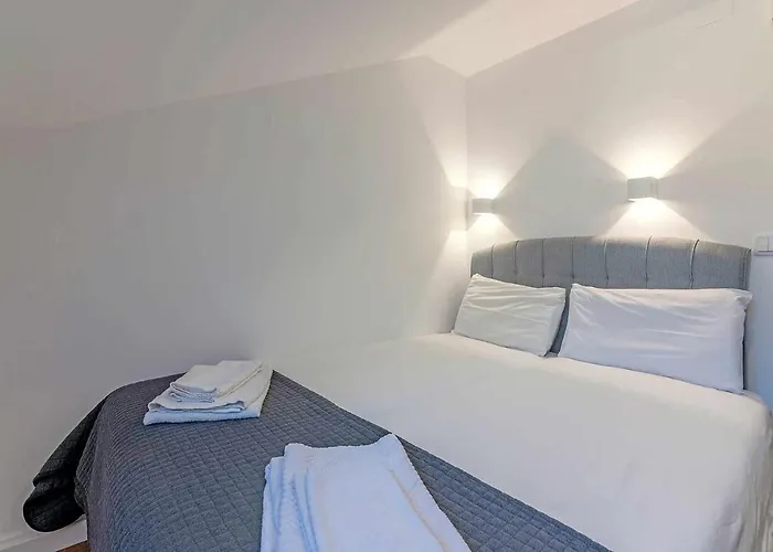 شقة Bairro Alto Palace Special For Groups Up To 24 Guests